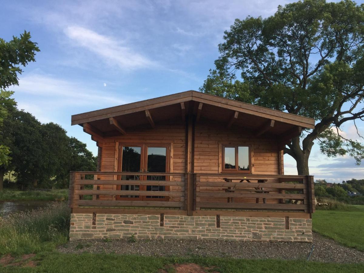 Redwood Lodge ลุดโลว์ ภายนอก รูปภาพ