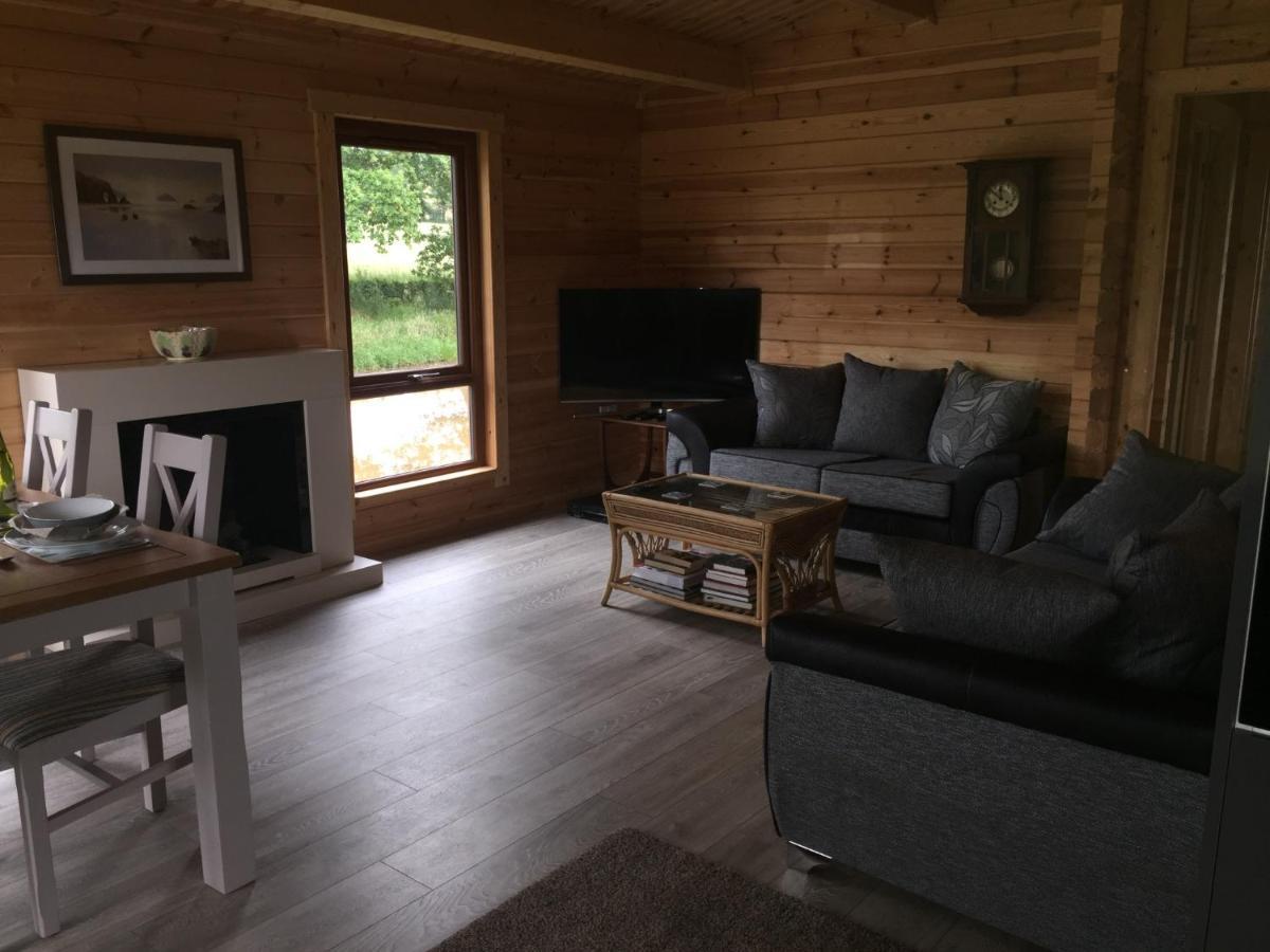 Redwood Lodge ลุดโลว์ ภายนอก รูปภาพ