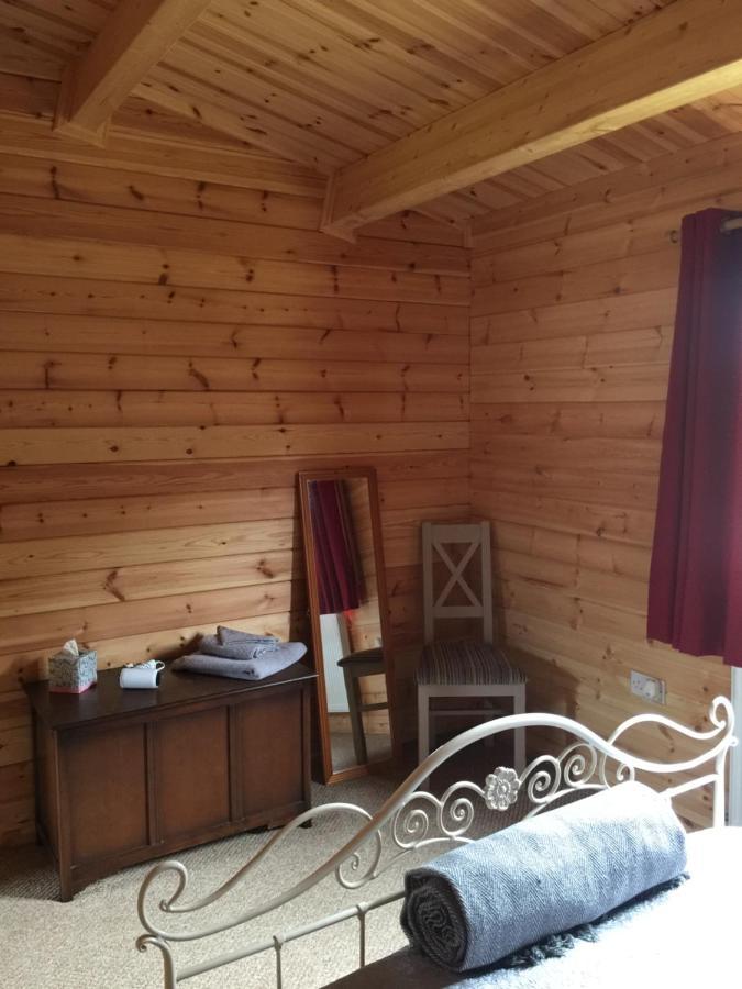Redwood Lodge ลุดโลว์ ภายนอก รูปภาพ