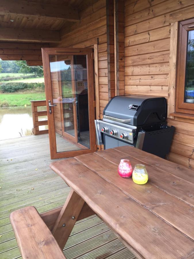 Redwood Lodge ลุดโลว์ ภายนอก รูปภาพ