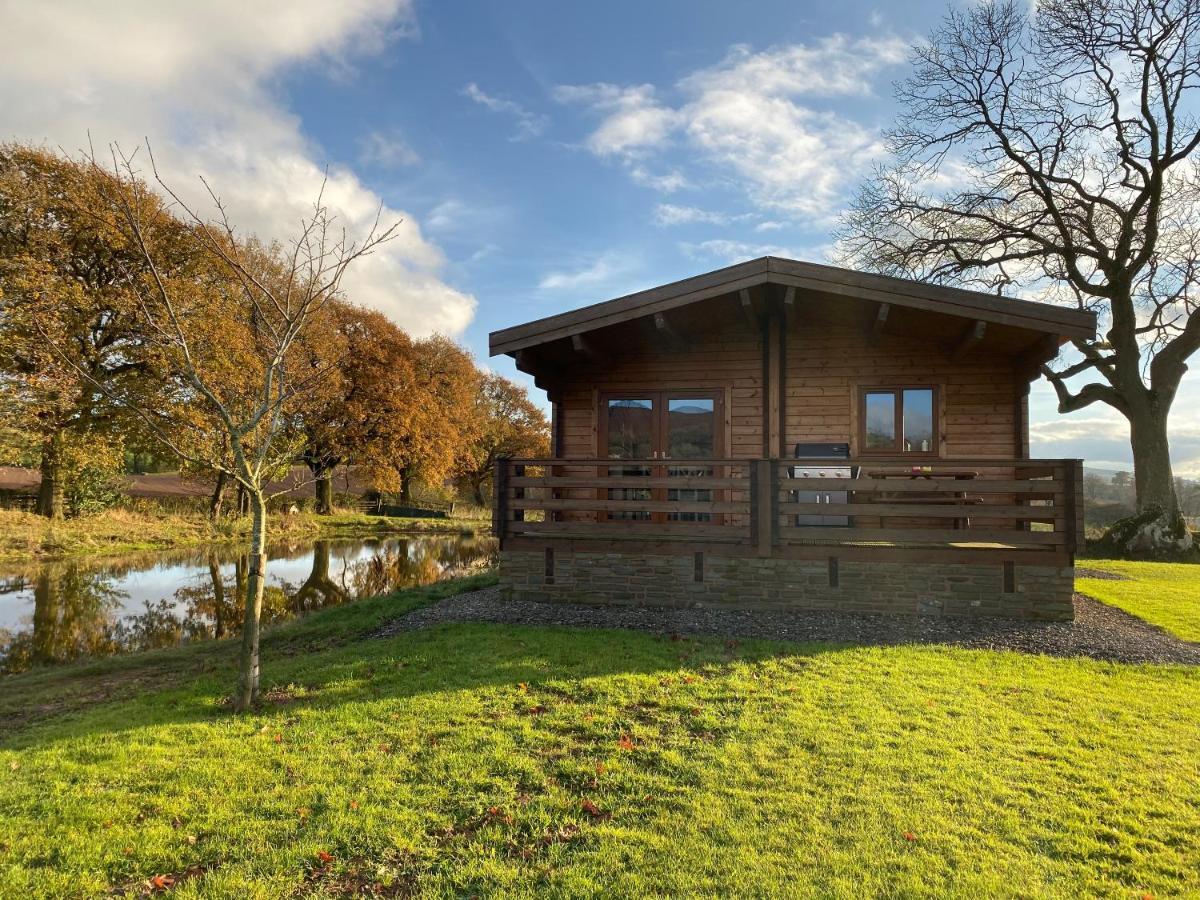 Redwood Lodge ลุดโลว์ ภายนอก รูปภาพ